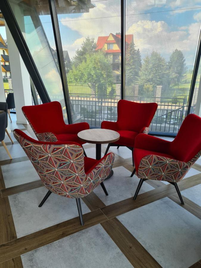 F2 Apartment *